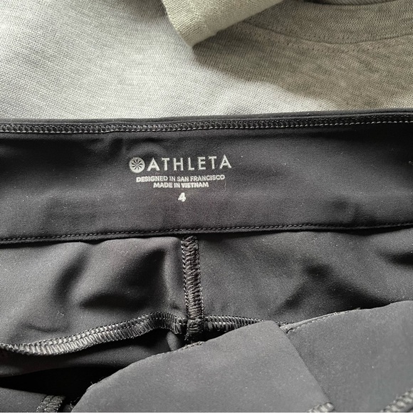 Athleta Black stretch ankle length active wear pants size 4 preowned - Picture 8 of 9
